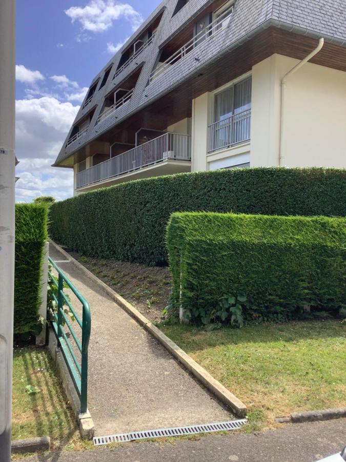 Ferienwohnung Magnifique Appart Avec Terrasse Equipee Et Wifi Gratuit Houlgate Exterior foto